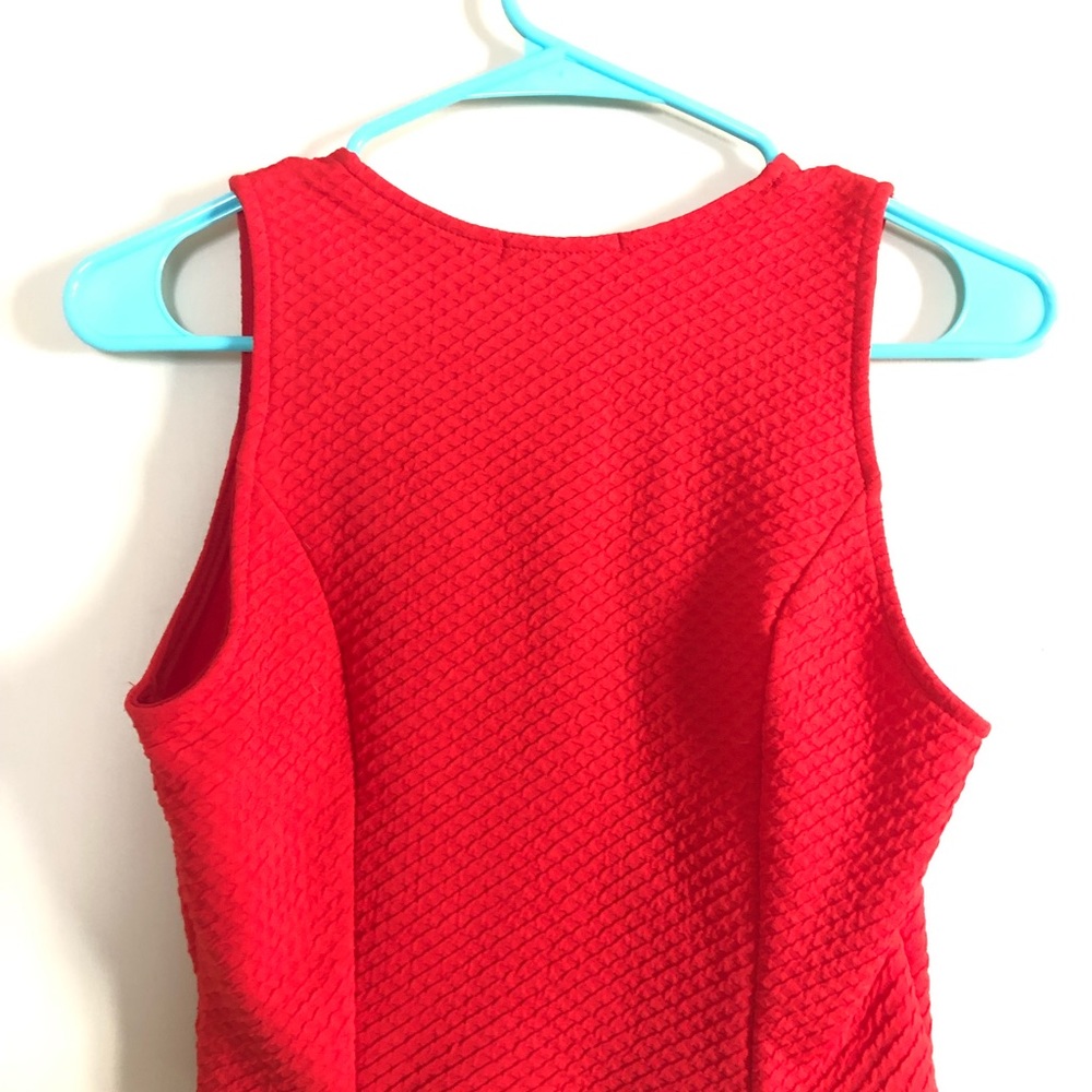 Red crop top. - Picture 2 of 3